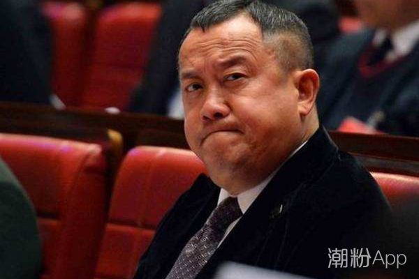 陪诊师走热 “临时家人”如何从单兵作战走向系统规范？(图1)
