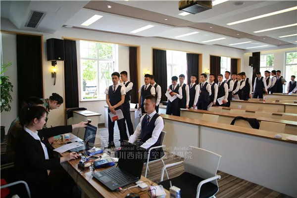 2025湖南邵阳市新邵县机关事务服务中心公开选调工作人员考试成绩及入围体检人员名单公布(图1)