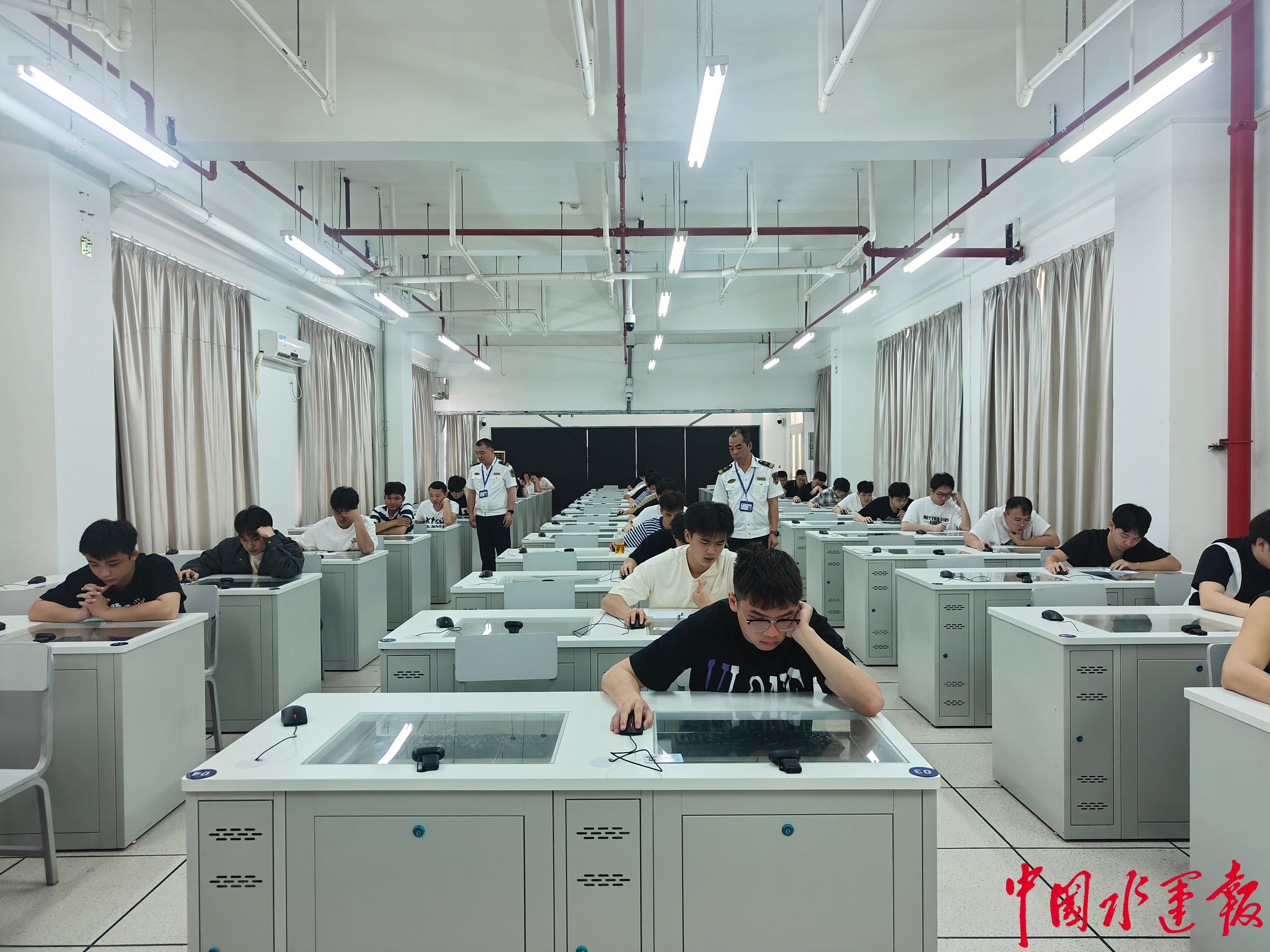 海南海事局高质量组织开展船员考试护航学子职业启航(图1)