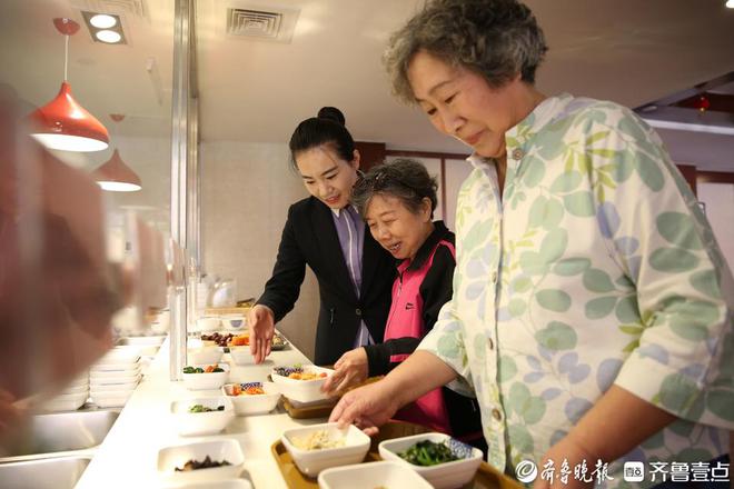 21位老人试住后14位签约山东养老机构试住活动“真香”(图1)