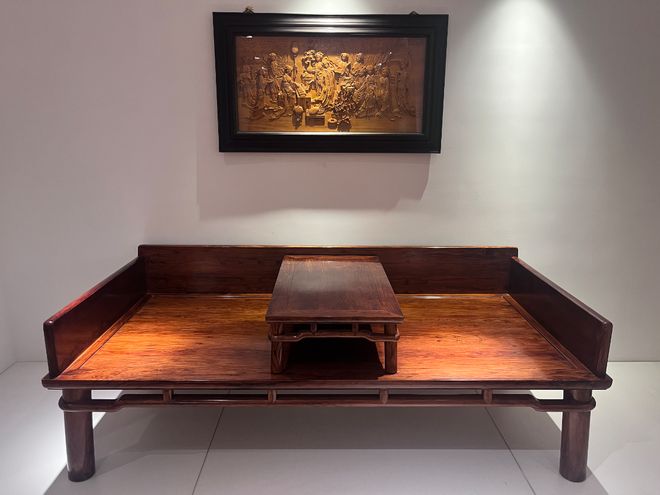 广东中山海南黄花梨家具品牌：鸿庭轩红木雕琢传世韵味(图4)