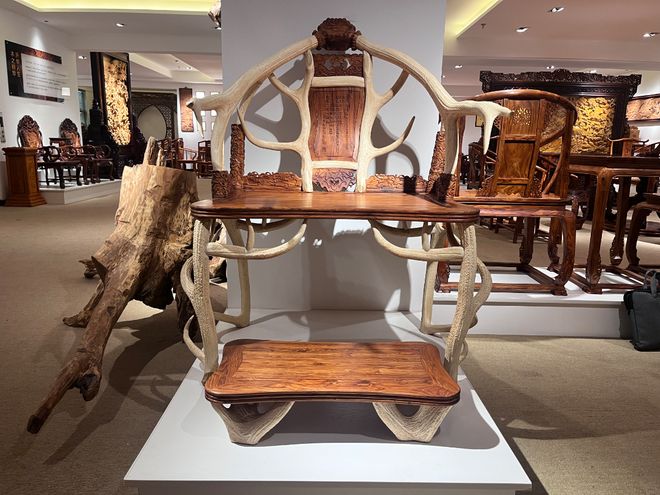 广东中山海南黄花梨家具品牌：鸿庭轩红木雕琢传世韵味(图5)