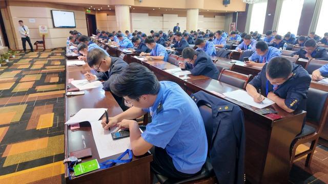 2025年国铁集团铁路工电系统无损检测员（钢轨探伤）职业技能竞赛在西宁市开幕(图2)