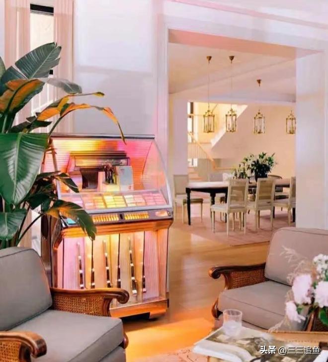 45岁张静初晒北京别墅独栋两层带院子家具都“包浆”了(图9)