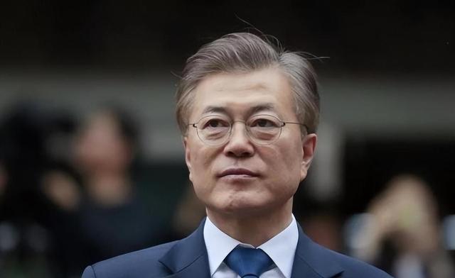 金正恩会面后工作人员擦桌椅、销痕迹难道是在防“隐形间谍”？(图1)