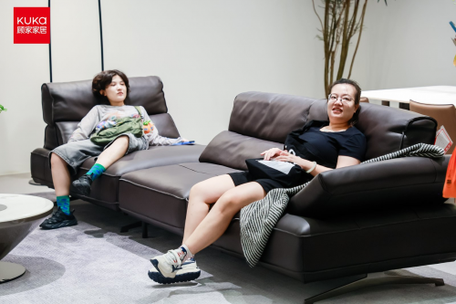 顾家家居携客餐厅新品亮相上海家博会 创新演绎多场景生活方式(图4)