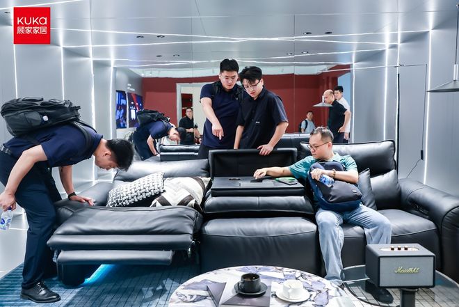 顾家家居双馆亮相上海家博会 探索客餐厅多元生活方式(图2)