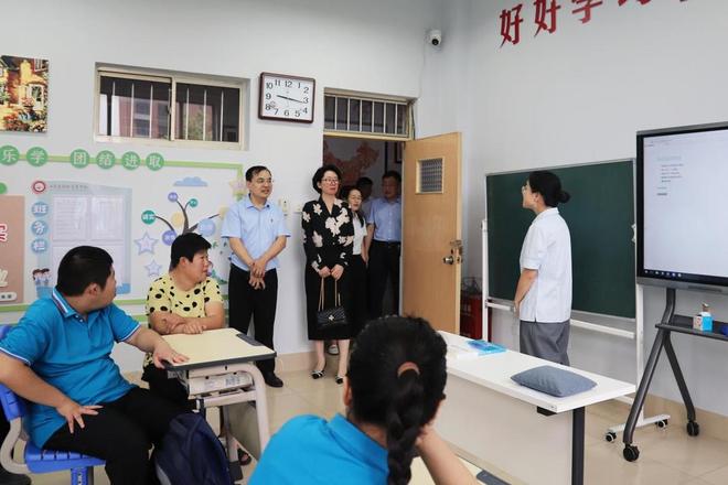 潍坊首个孤独症职业教育“启星班”揭牌(图1)