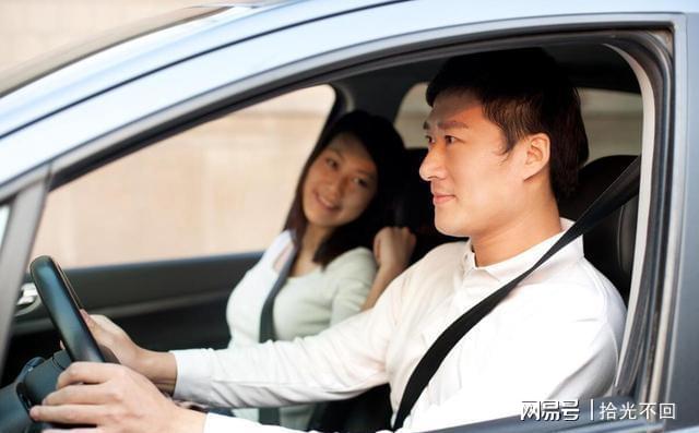 手握C1驾照等于手握“金钥匙”？这三个职业让你轻松过万(图1)