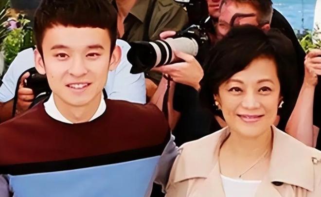 身价过百亿坐拥北京一条街出门坐私人飞机京圈的富婆都有谁？(图4)