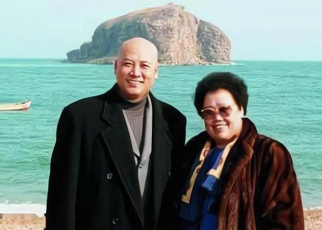 身价过百亿坐拥北京一条街出门坐私人飞机京圈的富婆都有谁？(图15)