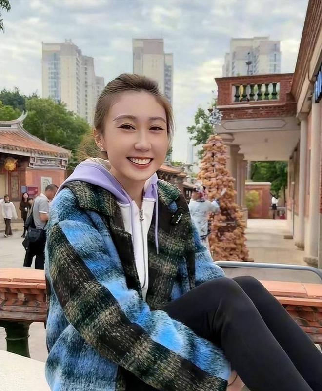 水亦诗北京房屋曝光东西杂乱堆放卫生差家具陈旧远逊于父亲家(图1)