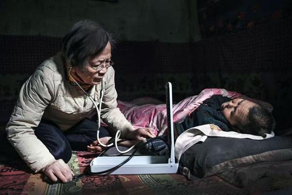 【青春华章·向西而歌】路生梅：为人民健康服务是一生的事业(图2)