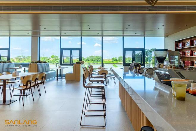 广东三朗家具让全球用上有温度的校企餐厅家具(图4)