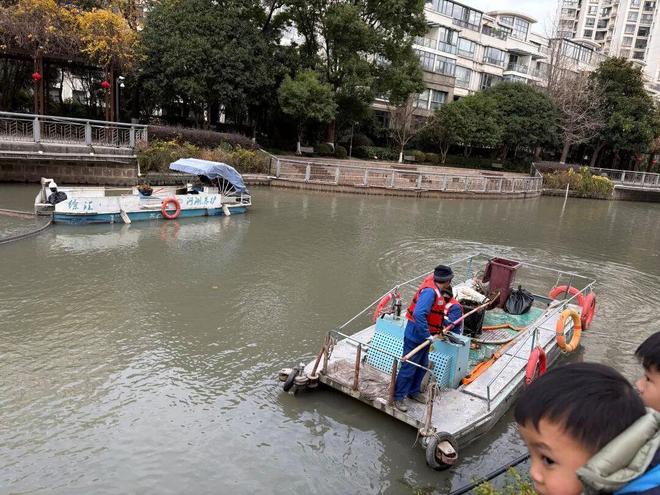 漕河泾港迎来“小小护河员”亲子研学解锁生态保护密码(图2)