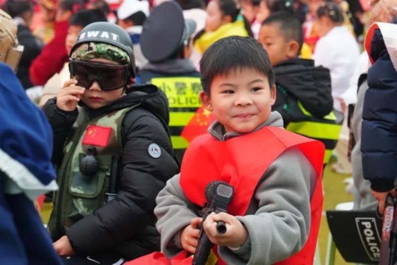 君子御风 马到功成——成都市新津区牧山新城小学首届项目式成果展暨2026年新春游园会(图6)