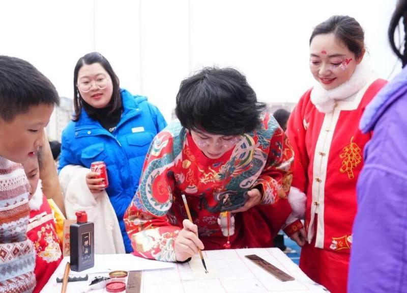 君子御风 马到功成——成都市新津区牧山新城小学首届项目式成果展暨2026年新春游园会(图19)