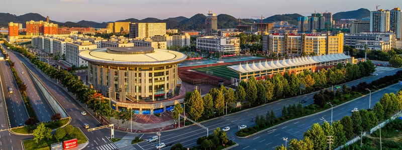 遵义职院：以彩虹文化为笔 书写塑魂致用出彩人生(图2)