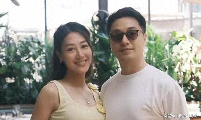 31岁港姐嫁富二代上海生女棋局布局显清醒(图1)