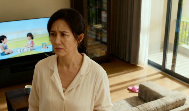 坐完月子婆婆递来账单老公摊手要钱我甩出房产证：房子是我名(图2)