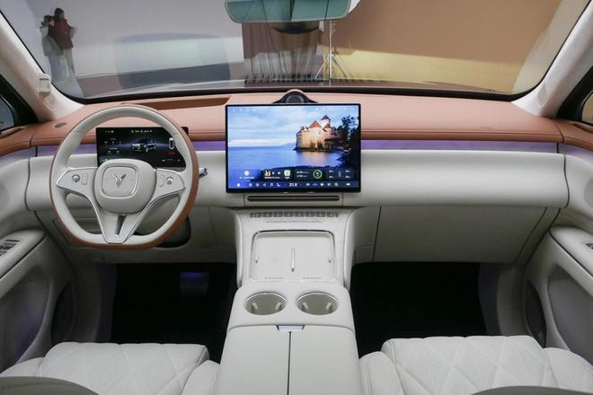 5米2大车能“蟹行”？岚图泰山郑州试驾百万级配置3799万起(图4)