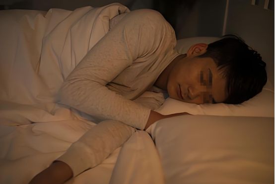 凶宅试睡员自述：住在灭门案的凶宅里2个月改变了我的一生(图2)