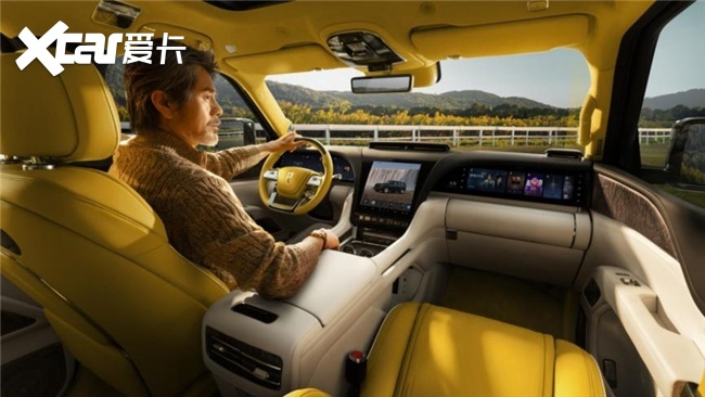 大四座、墨玉青、鸣沙金仰望U8L鼎藏版重新定义东方行政旗舰(图2)