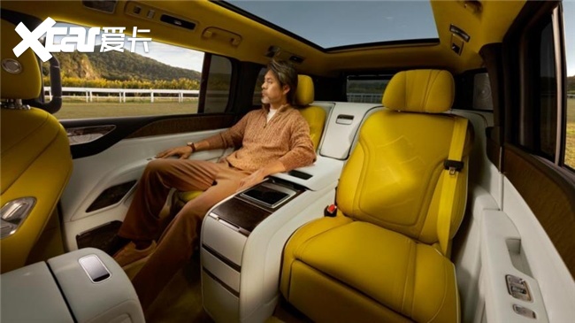 大四座、墨玉青、鸣沙金仰望U8L鼎藏版重新定义东方行政旗舰(图3)