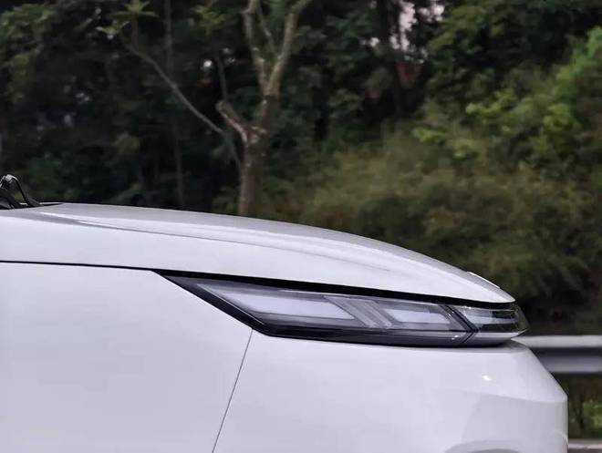 欲把面包比理想向上V6体面闯试驾鑫源汽车向上V6(图3)