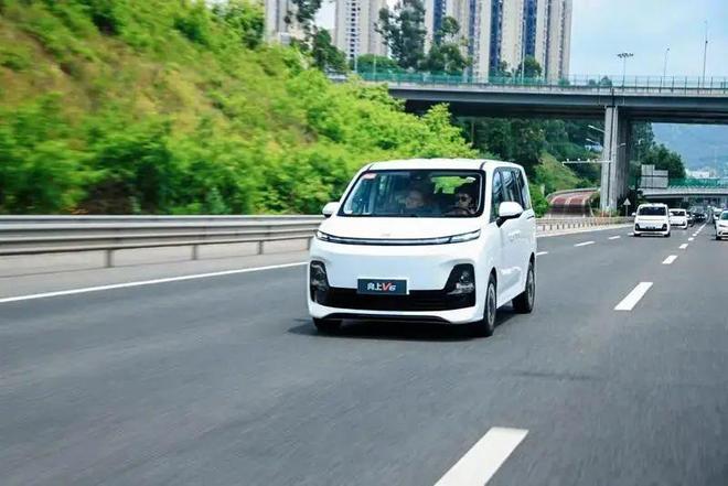 欲把面包比理想向上V6体面闯试驾鑫源汽车向上V6(图12)